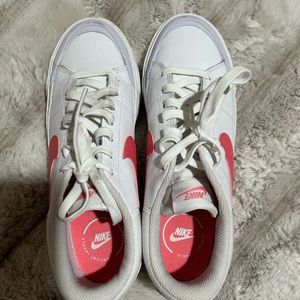 Nike Court Legacy Sneakers